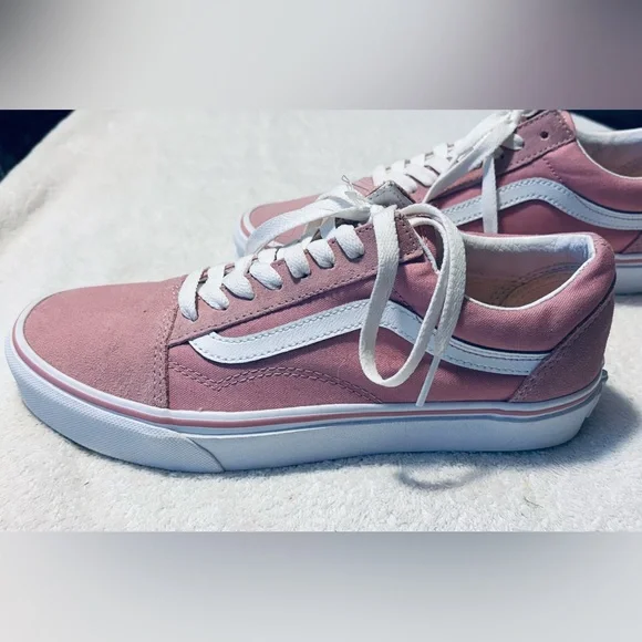 Brand New Vans Suede Sneakers Women’s Size 6.5 (men 8) - box 19 - Picture 1 of 6